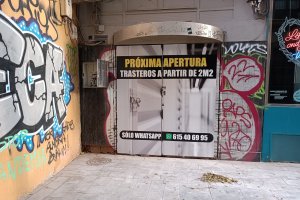 El antiguo Capitán Nemo, futuros trasteros en el centro de Almería.