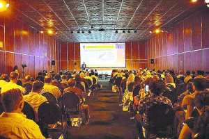 Dr. Joaquín Fernández, durante su presentación en el Congreso Panamericano de Oftalmología.