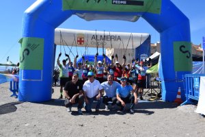 Almería saluda al equipo campeón.