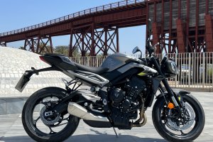 La nueva Triumph Street Triple R se beneficia de la experiencia adquirida en el mundial de MotopGP