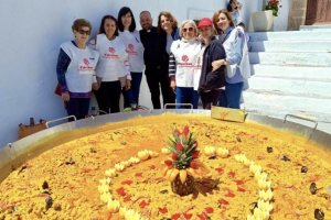 Paella gigante de Cáritas.