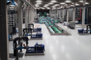 Interior de una planta desaladora.