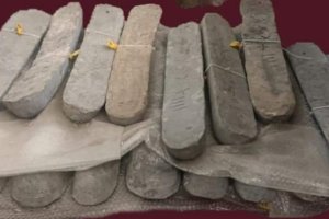 Imagen de archivo de parte de los lingotes que fueron recuperados del fondo del mar en 1997.