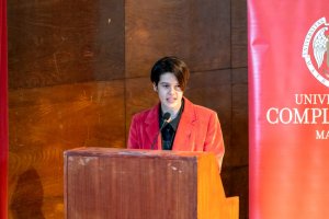 Marta Navarro Ros en su intervención en la Complutense tras recibir el Premio Literario 2023.