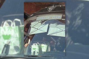 Autobús del Athletic con las bolsas de Wakea.