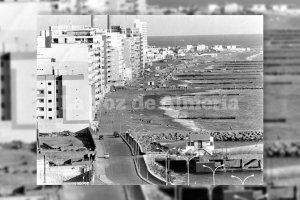 El Paseo Marítimo en construción, en los años 80, con los once espigones que iban de San Miguel a la Térmica.