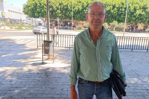 Luis González, en Almería tras ser intervenido.