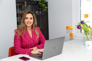 Alejandra Abad, interiorista y directora ejecutiva de Muebles Mago.
