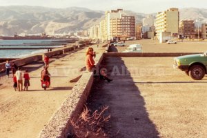 El Paseo Marítimo en obras fue durante años el escenario preferido para las parejas de novios con coche que montaban allí sus fiestas particulares.