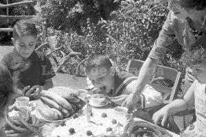 En las primeras comuniones, que se celebraban en las casas, el gran momento era el del chocolate y los churros calientes.