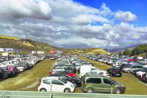 Uno de los tres aparcamientos de tierra donde se pensó en un edificio de aparcamientos en altura.