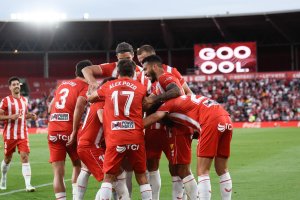 El Almería ganó al Elche y dio un paso de gigante hacia la permanencia.