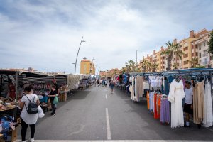 Mercadillo de los jueves en Roquetas de Mar.