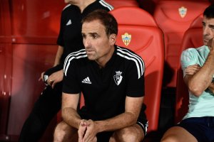 Jagoba Arrasate, en el banquillo del Estadio de los Juegos Mediterráneos.