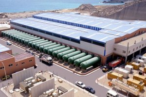 La Desaladora de Carboneras es una de las más grandes de Europa y prevé ser ampliada.