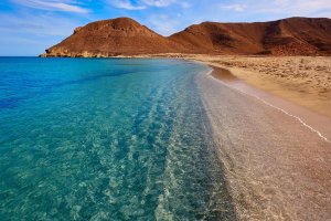 Las playas de Almería, las mejor valoradas de Andalucía por los visitantes.