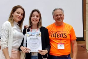 aría Esparza del Instituto Andaluz de la Mujer, Cristina Mañas y el profesor de la UAL Carlos Cano.