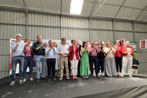 La Fiesta de la Rosa reunió en Almería capital a diferentes representantes socialistas con la militancia y con vecinos almerienses.