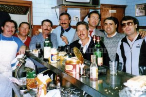 El bar Los Claveles, hoy desaparecido, pero no olvidado, fue uno de los símbolos de la ciudad durante varias décadas.