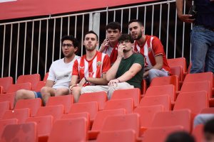 Los aficionados del Almería cuadran las cuentas.