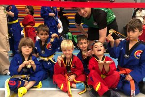 Los más pequeños de la clase orgullosos en el Campeonato de España.