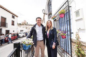 Javier A. García presidente de Diputación en una visita a Vélez-Blanco.