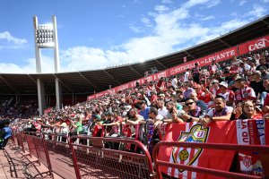 Desde el Fondo Sur siguiendo con ilusión los partidos del Almería.