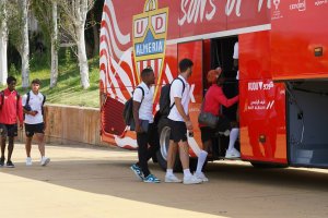 El Almería, rumbo al hotel de concentración.