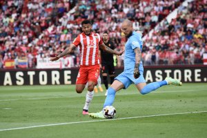 No marcó, pero hizo otro gran desgaste físico sin dar un balón por perdido.