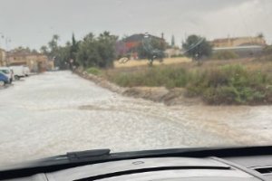 Imagen de una carretera almeriense durante las lluvias de ayer.