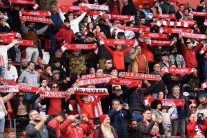 La afición cree en la salvación en Primera División.