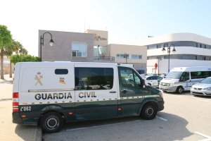 Cuartel de la Policía Local de Vera donde están encerrados los investigados  a la espera de pasar a disposición judicial.