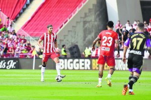 El defensa del equipo almeriense en una de las jugadas ante el Valladolid.