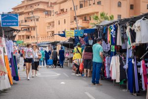 Imagen del mercadillo ambulante de Roquetas de Mar.