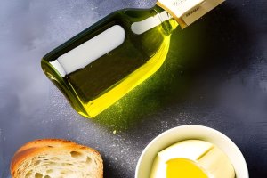 Los polifenoles presentes en el AOVE tienen un efecto beneficioso directo sobre la microbiota que las otras grasas