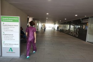 Los sindicatos temen problemas este verano en Torrecárdenas y en el Materno Infantil.