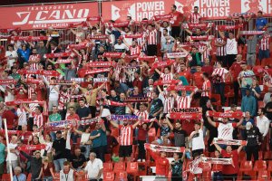 El Almería anunciará en las próximas semanas los precios de los abonos 23-24.