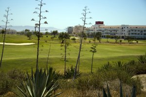 La urbanización de El Toyo-Retamar despierta el interés de los turistas nacionales e internacionales este año.