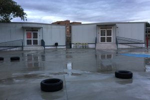 Aulas prefabricadas en un colegio de Almería, en una imagen de archivo.