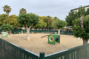 Parque canino en construción.