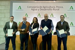 Foto de archivo de consejera, OPAS y Cooperativas acuerdo de alegaciones a la PAC