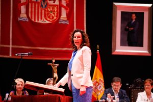 María del Mar Vázquez, jurando el cargo de alcaldesa de la capital.