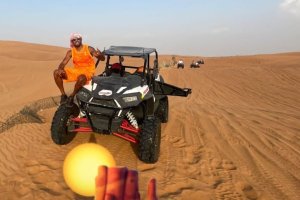 Dyego Sousa ha publicado esta foto en el desierto de Dubai.