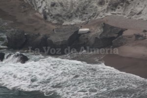 Patera oculta tras rocas, imagen captada en Cabo de Gata.