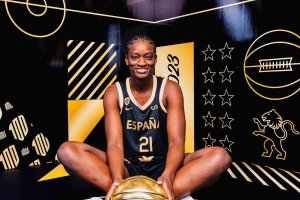 Lola Pendande está viviendo un sueño con la Selección Española.