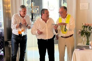 Juan de la Cruz, Antonio Garrido y el homenajeado Porfirio Marín. AT