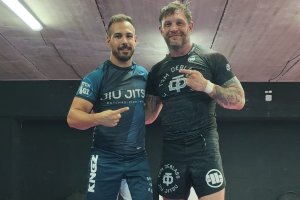 Christian Collado y Tom Hardy, la pasada semana en el centro deportivo Dayron Club de Huércal de Almería.