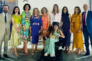 Parte del profesorado que impartirá Bachillerato Internacional con Nerea Martín, directora de la Compañía.