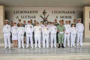 Foto de familia en la Tribunal Real de la base de Viator
