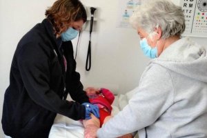 Alrededor de 3.400 niños almerienses podrán recibir la inmunización en cuanto la Junta de luz verde.